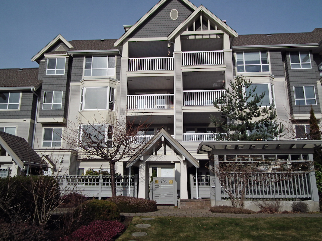 Stonecroft Building Custom Pro Exteriors